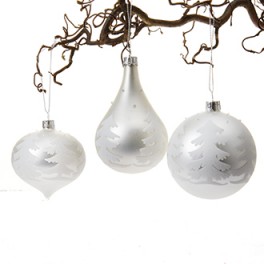 Julekugle med juletræer, glaspynt i sølv, 8 cm