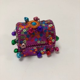 Smykkeæske med stof, bjælder og palietter, 4 cm, mini, pink