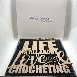 Træ skilt - Life is all about Love and Crocheting, lille