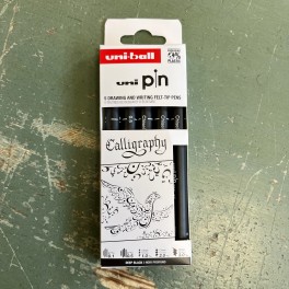 Uni Pin Caligraphy sæt med 5, sort